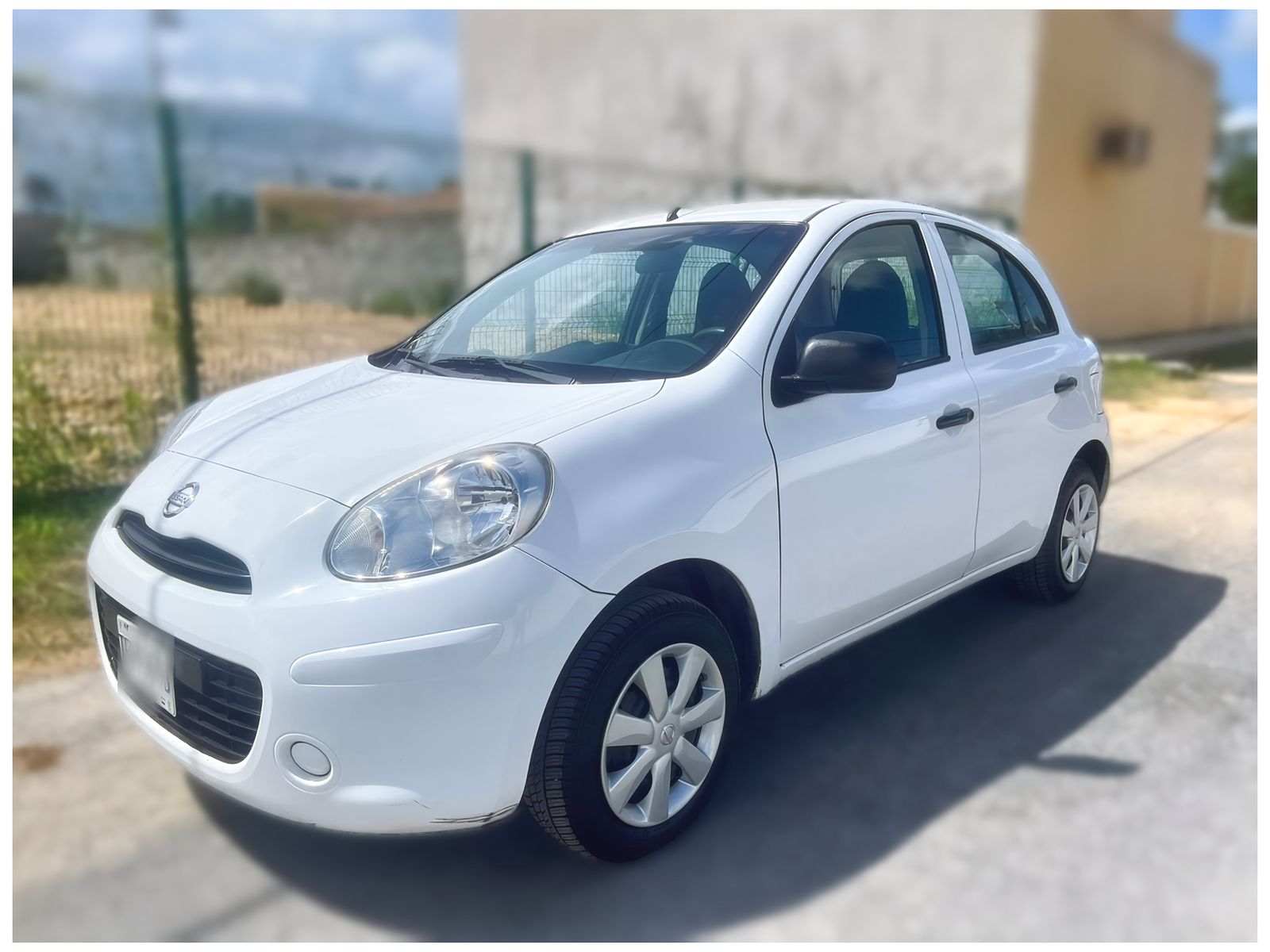 Autos seminuevos - Nissan March 2018