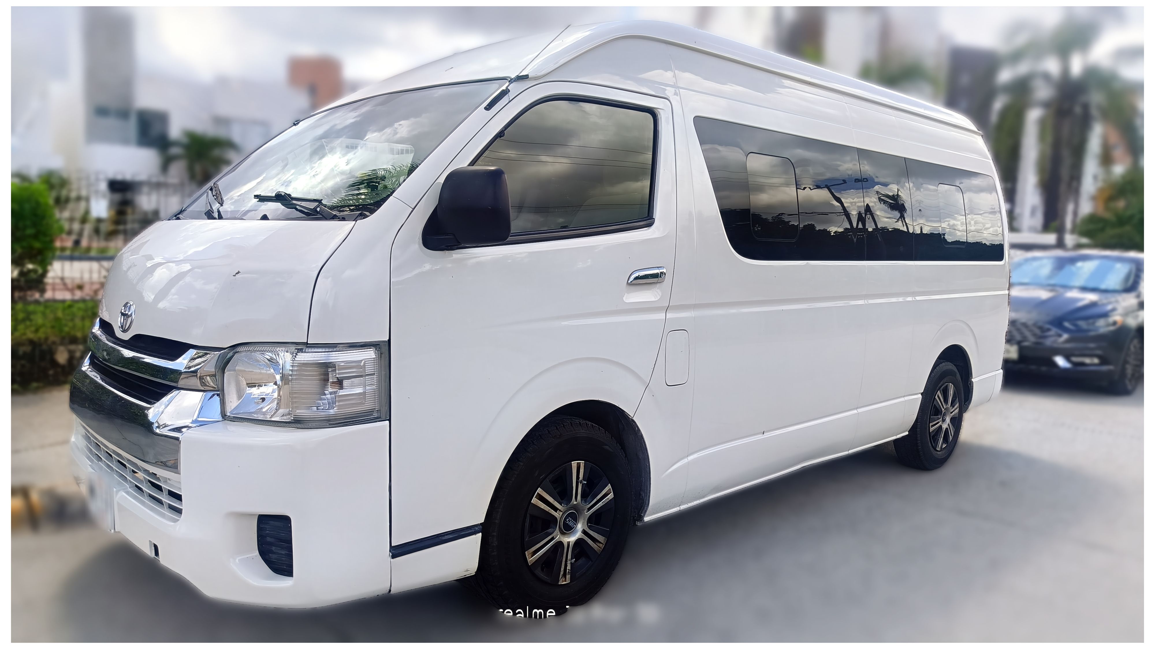 Autos seminuevos - Toyota Hiace 2017