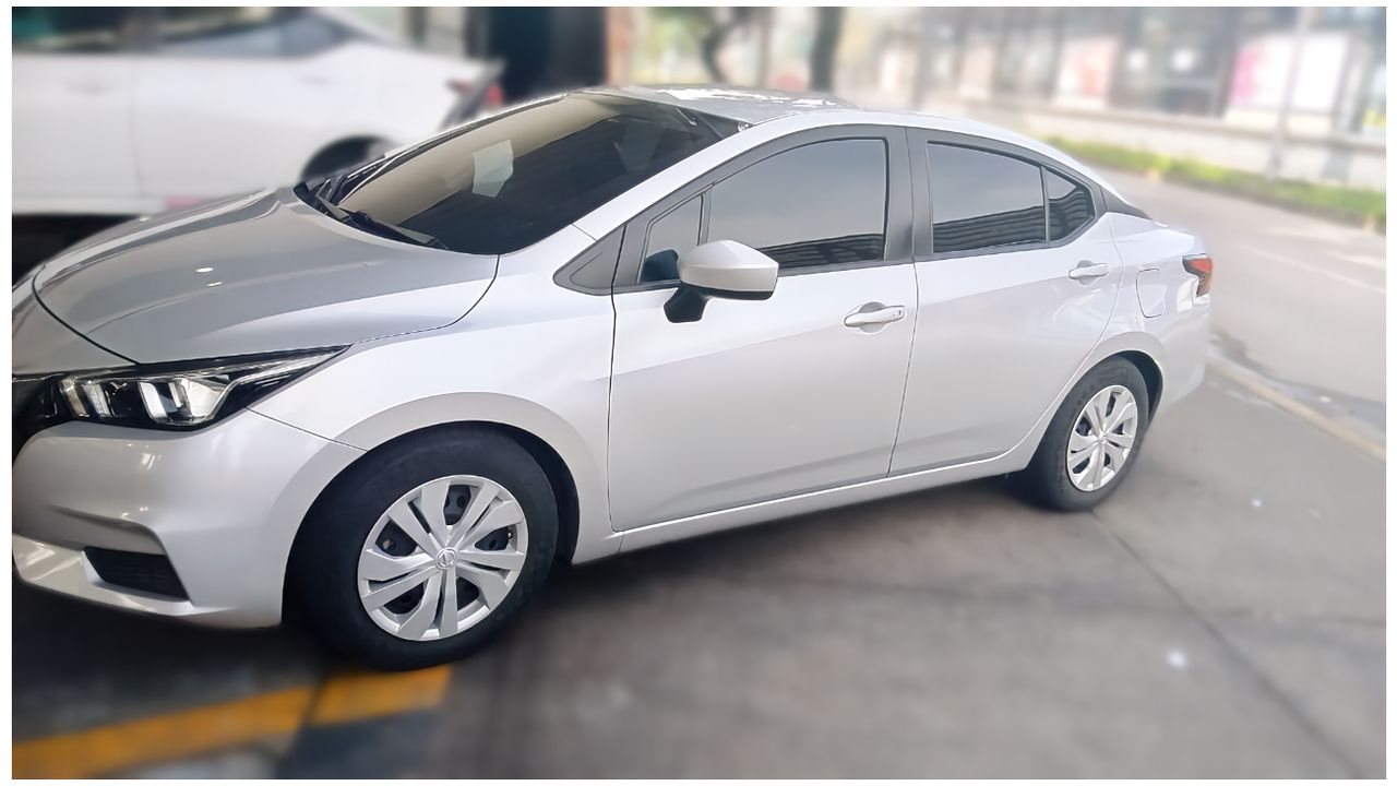 Autos seminuevos - Nissan Versa 2020