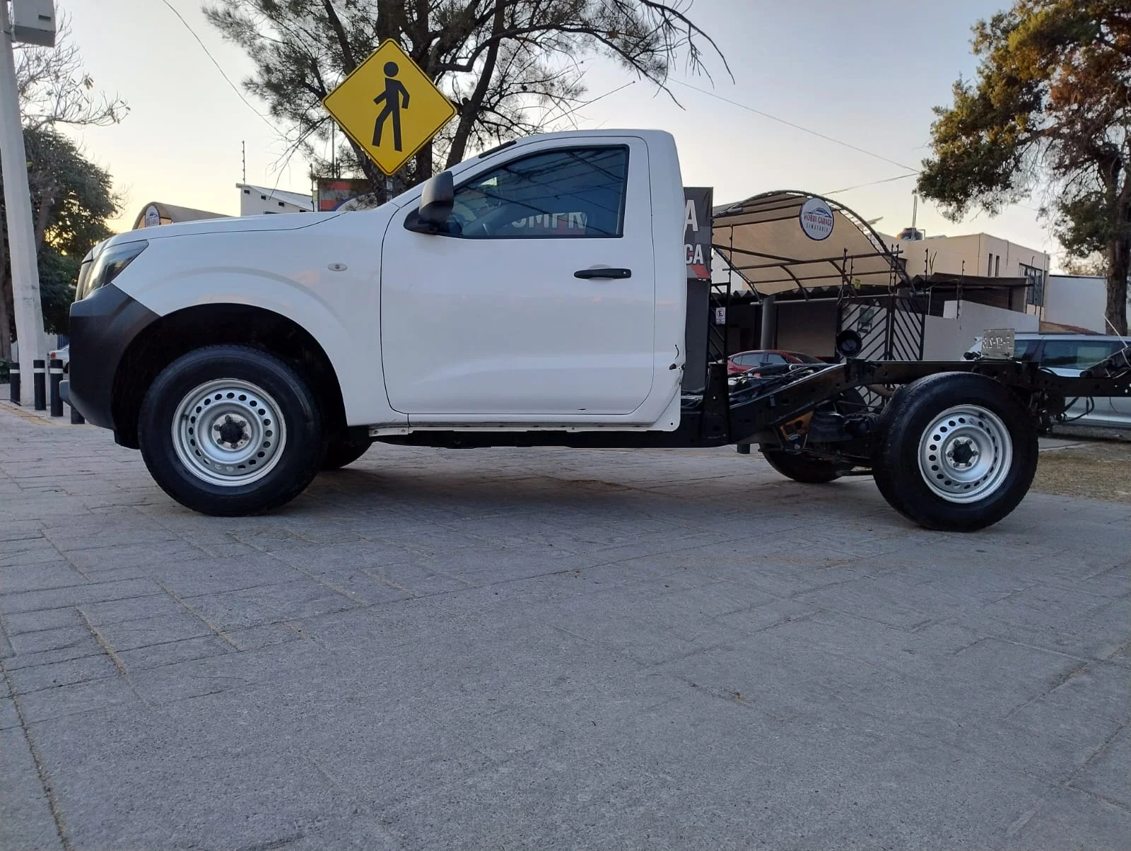 Autos seminuevos - Nissan Np300 2021