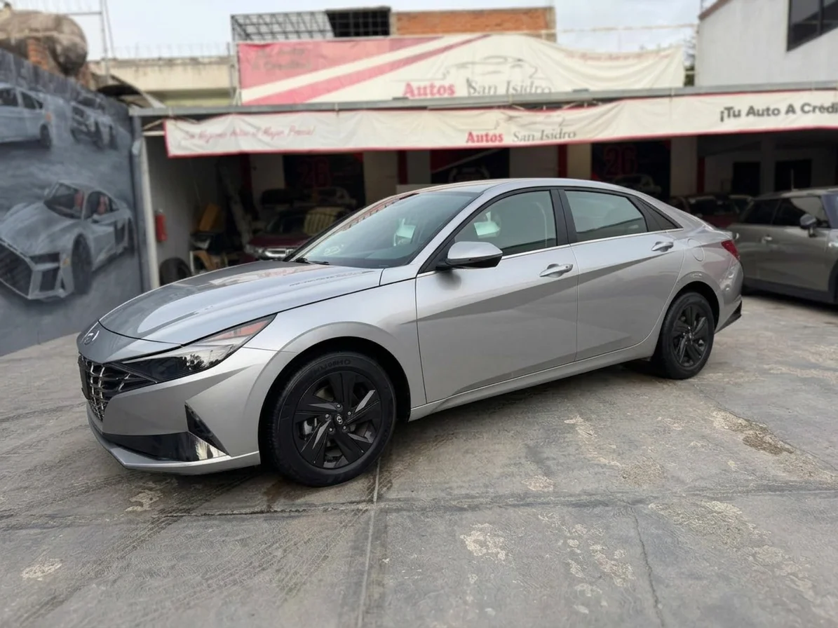 Autos seminuevos - Hyundai Elantra 2022