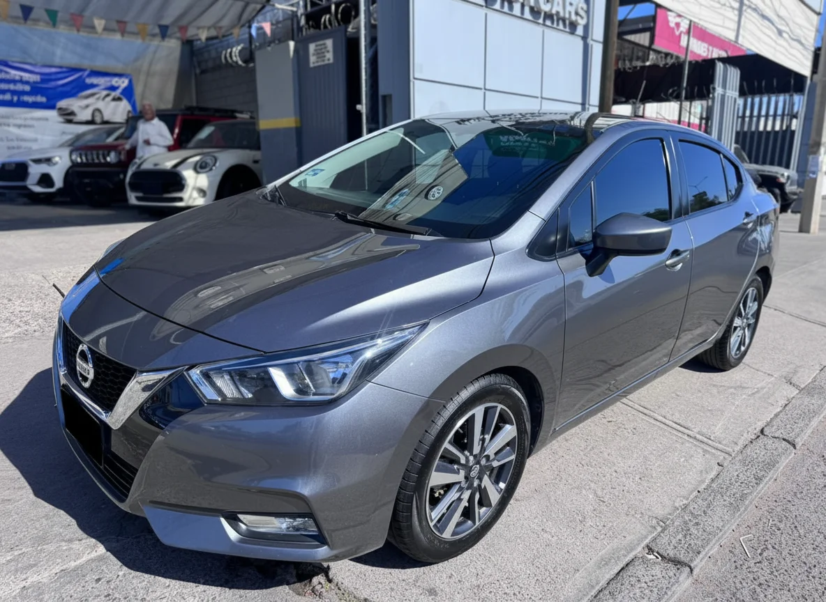 Autos seminuevos - Nissan Versa 2022