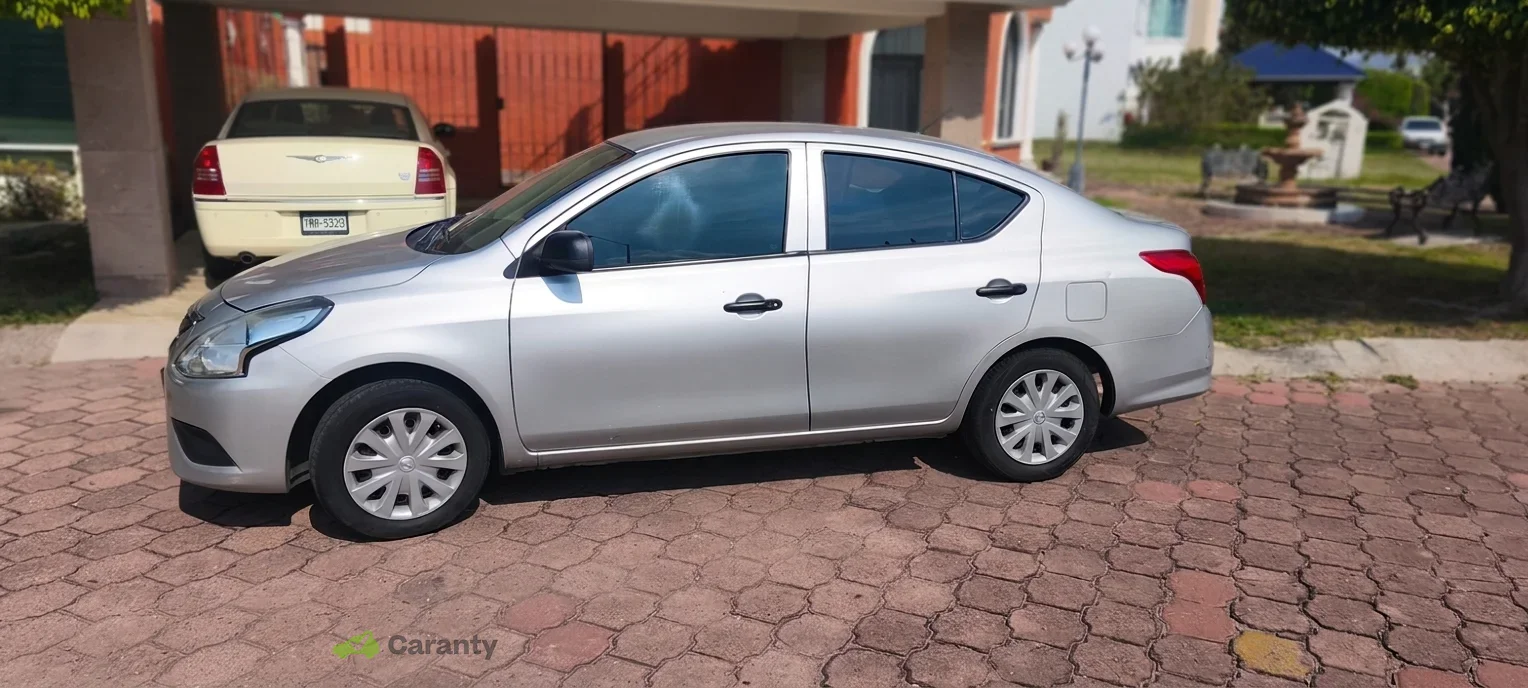 Autos seminuevos - Nissan Versa 2019
