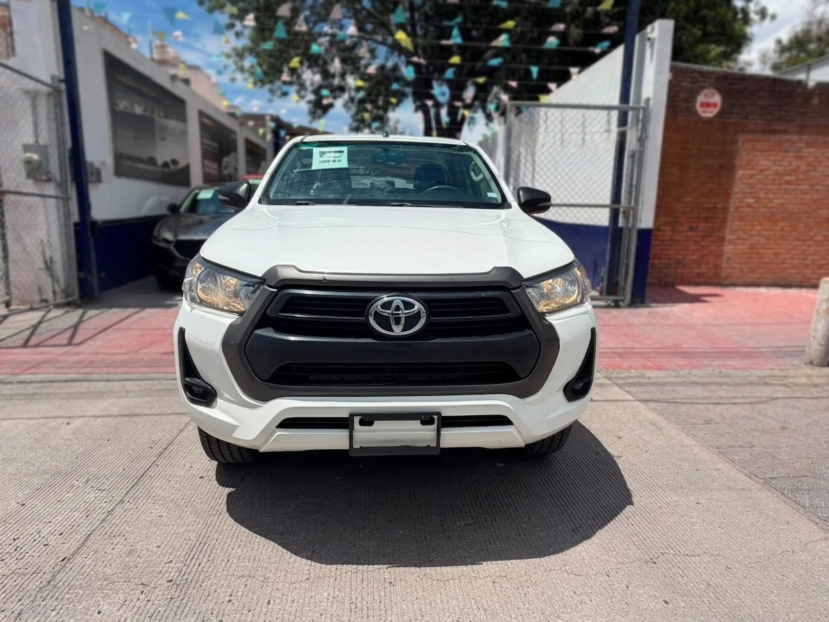 Autos seminuevos - Toyota Hilux 2022