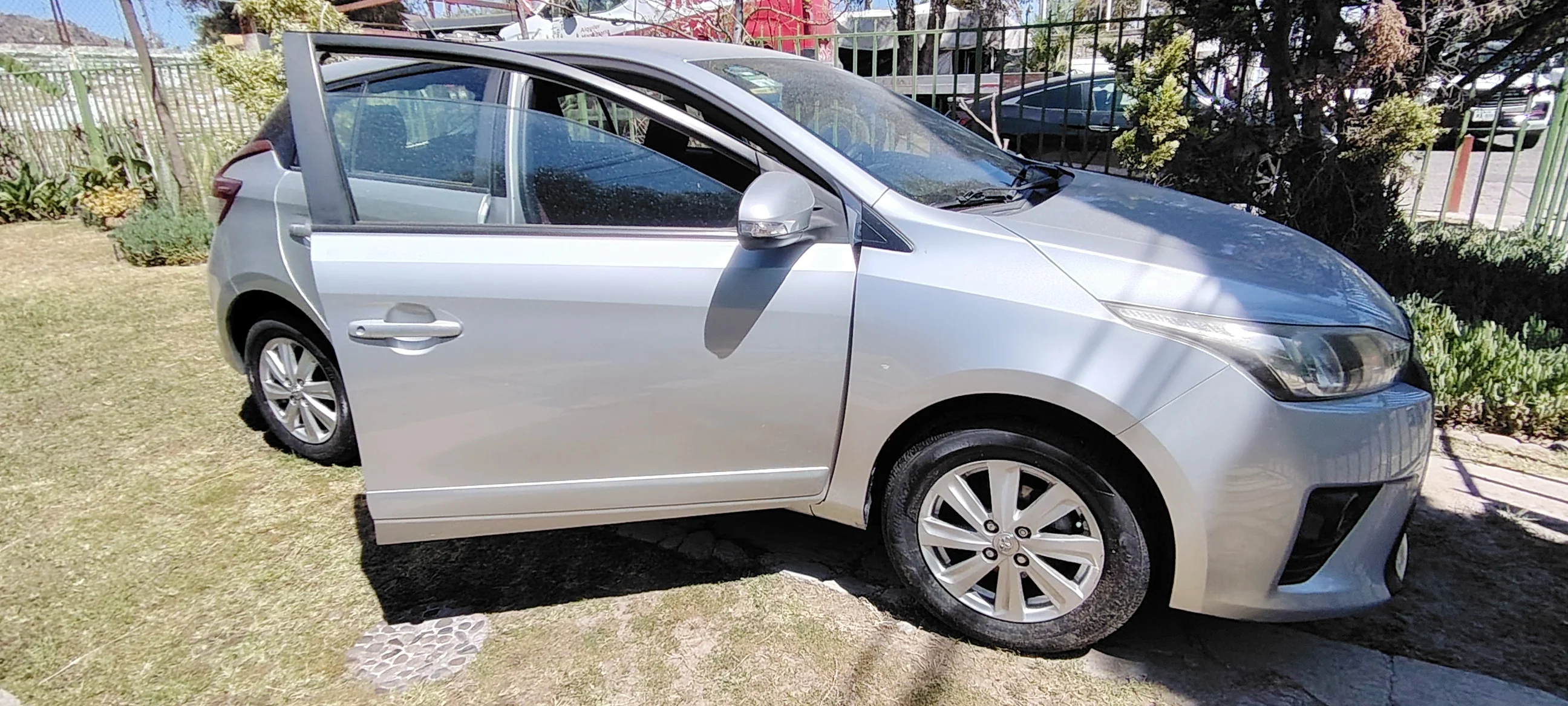 Autos seminuevos - Toyota Yaris 2017