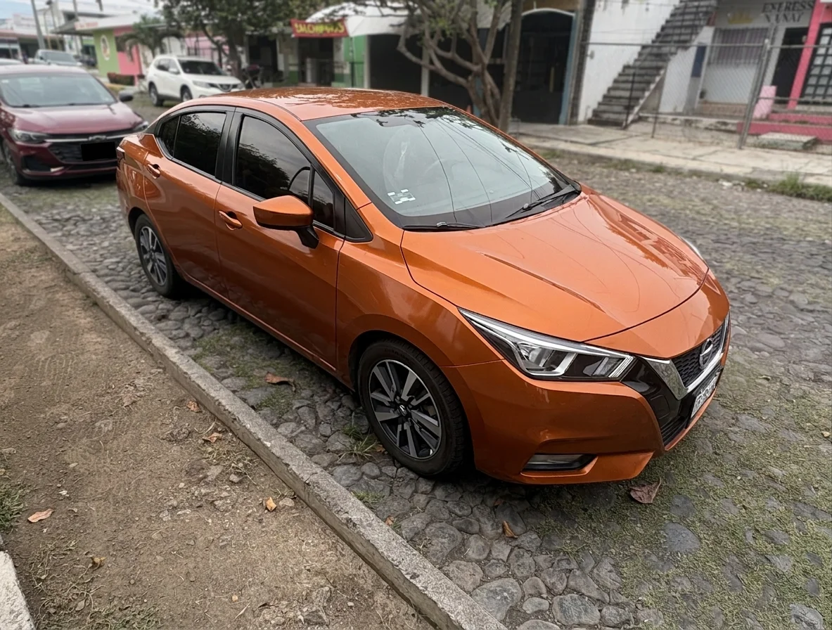Autos seminuevos - Nissan Versa 2022