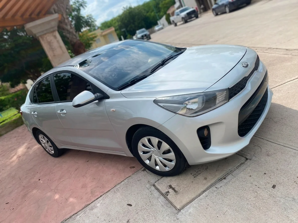 Autos seminuevos - Kia Rio 2020