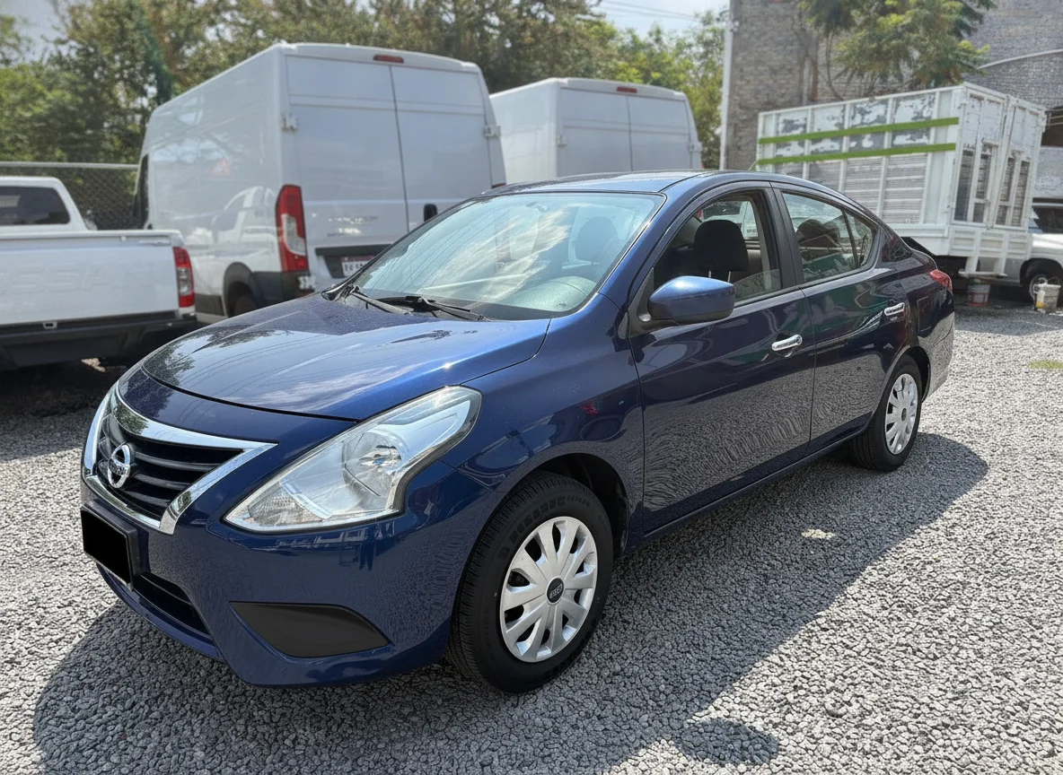 Autos seminuevos - Nissan Versa 2018