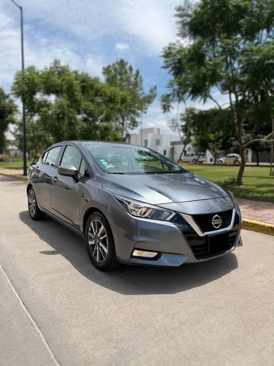 Autos seminuevos - Nissan Versa 2020