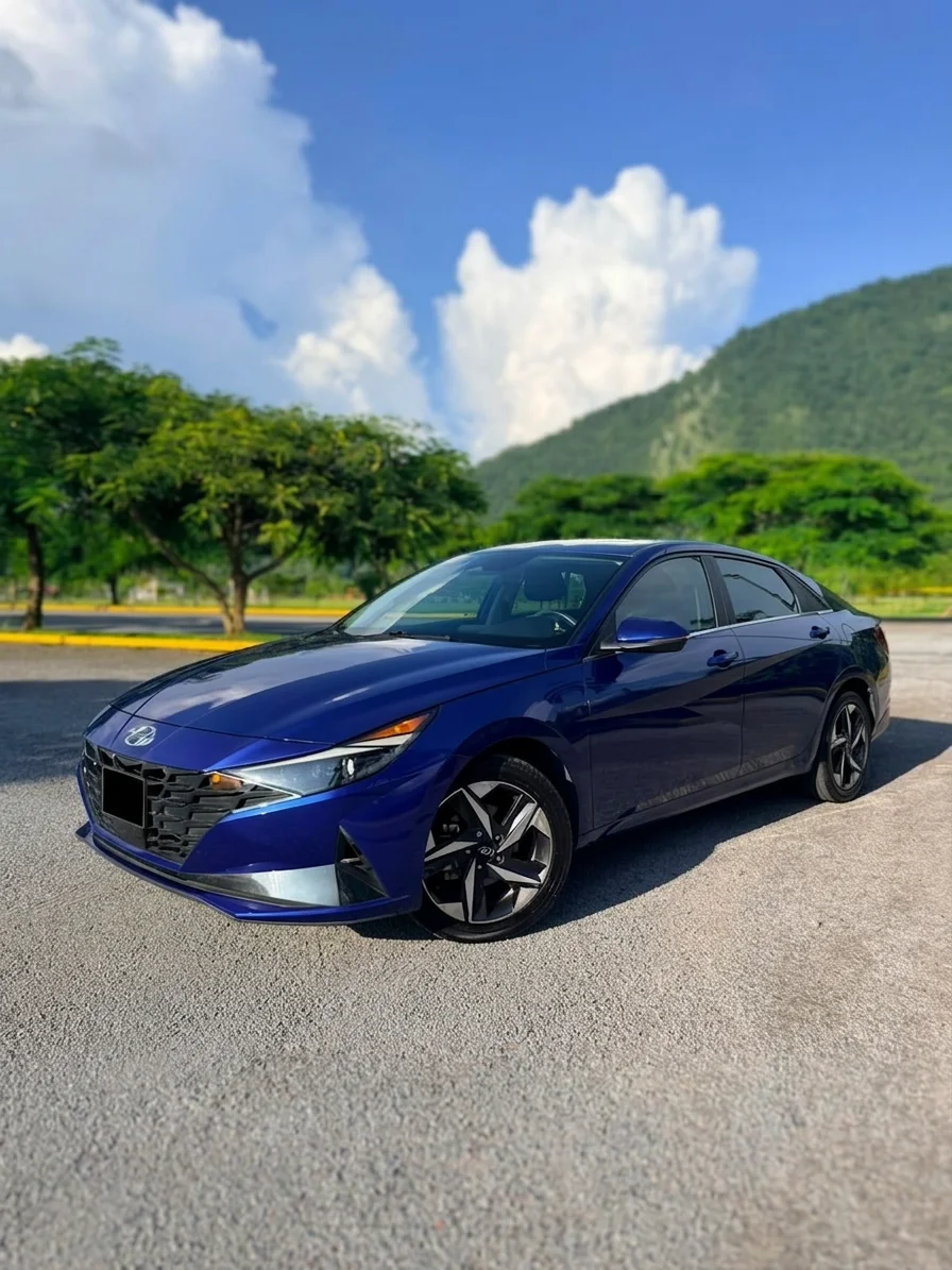 Autos seminuevos - Hyundai Elantra 2023