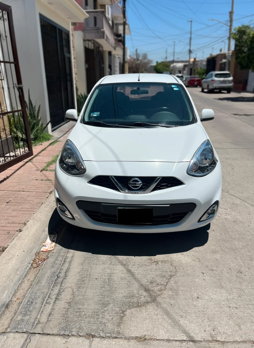 Autos seminuevos - Nissan March 2018