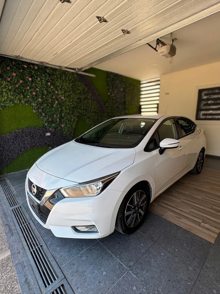 Autos seminuevos - Nissan Versa 2020