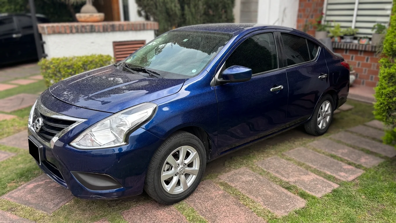 Autos seminuevos - Nissan Versa 2019