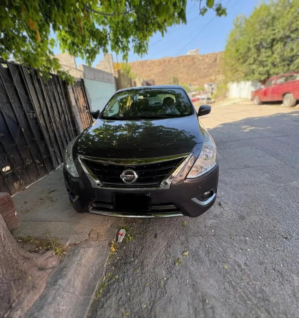 Autos seminuevos - Nissan Versa 2017