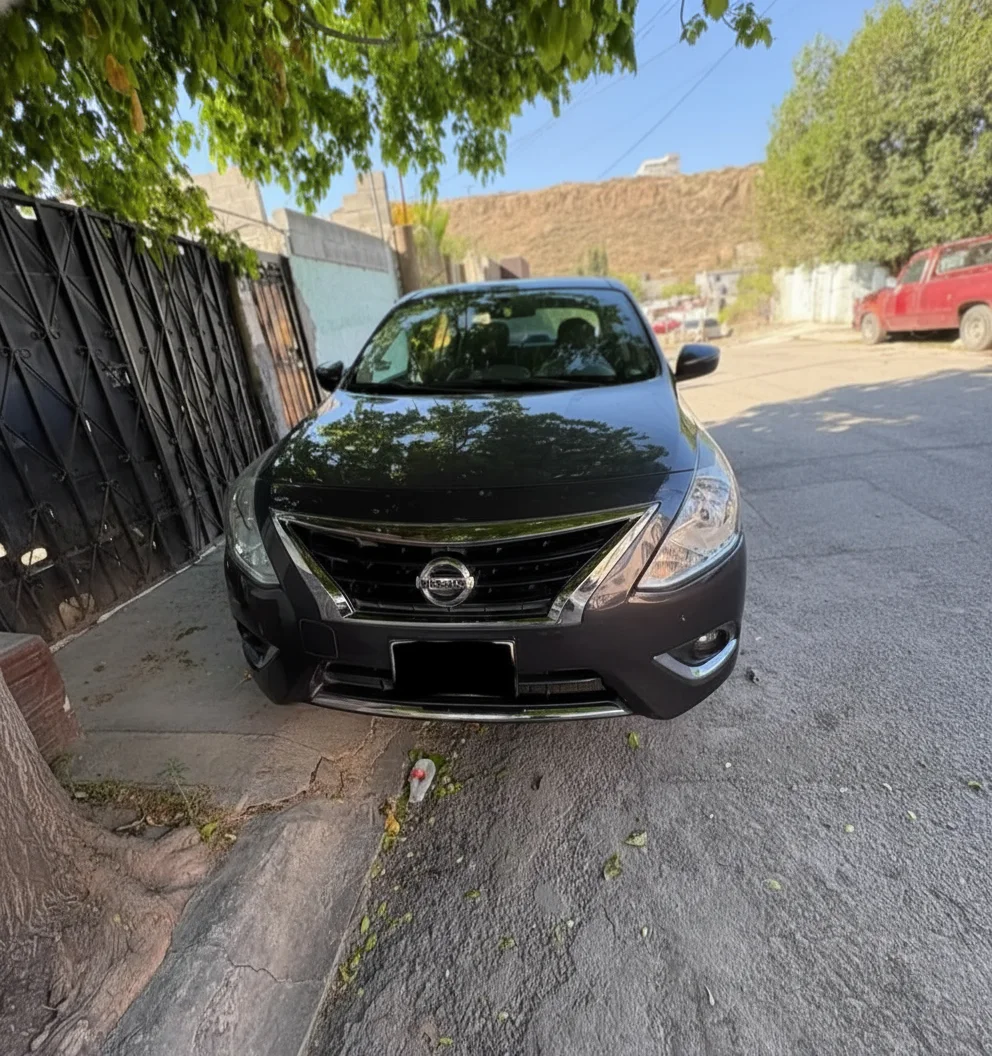 Autos seminuevos - Nissan Versa 2017