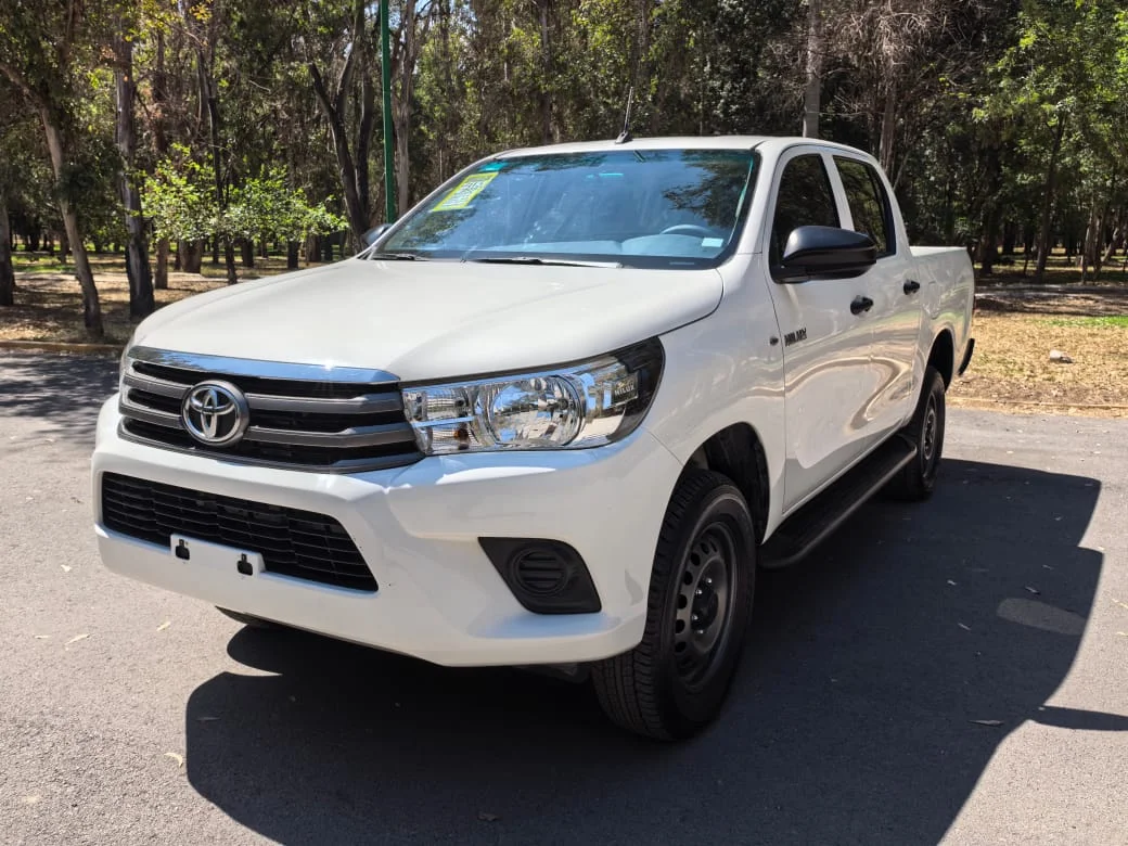 Autos seminuevos - Toyota Hilux 2023