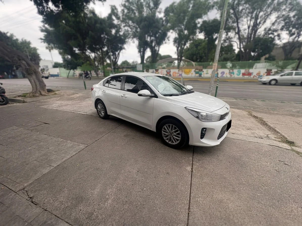 Autos seminuevos - Kia Rio 2018