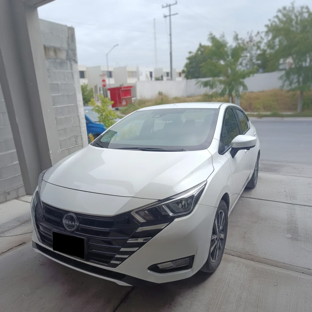 Autos seminuevos - Nissan Versa 2023