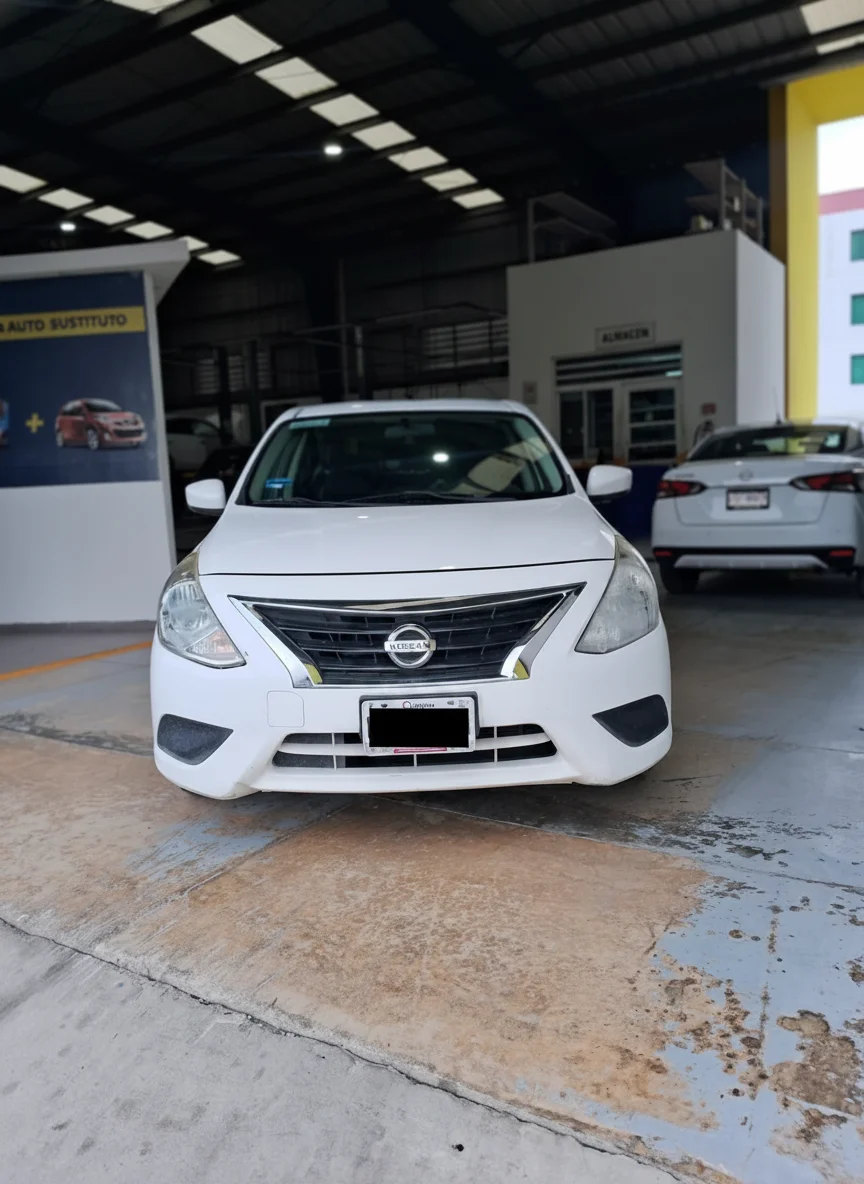 Autos seminuevos - Nissan Versa 2017
