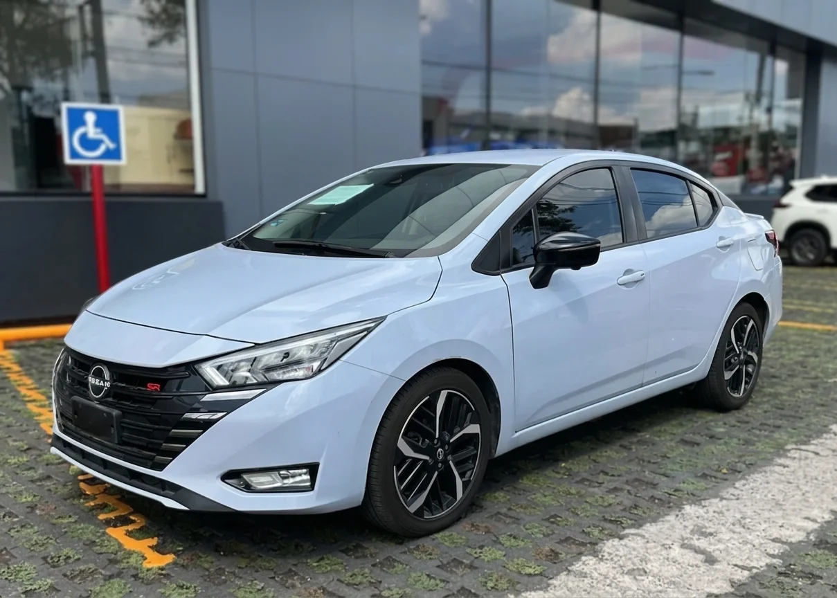 Autos seminuevos - Nissan Versa 2024