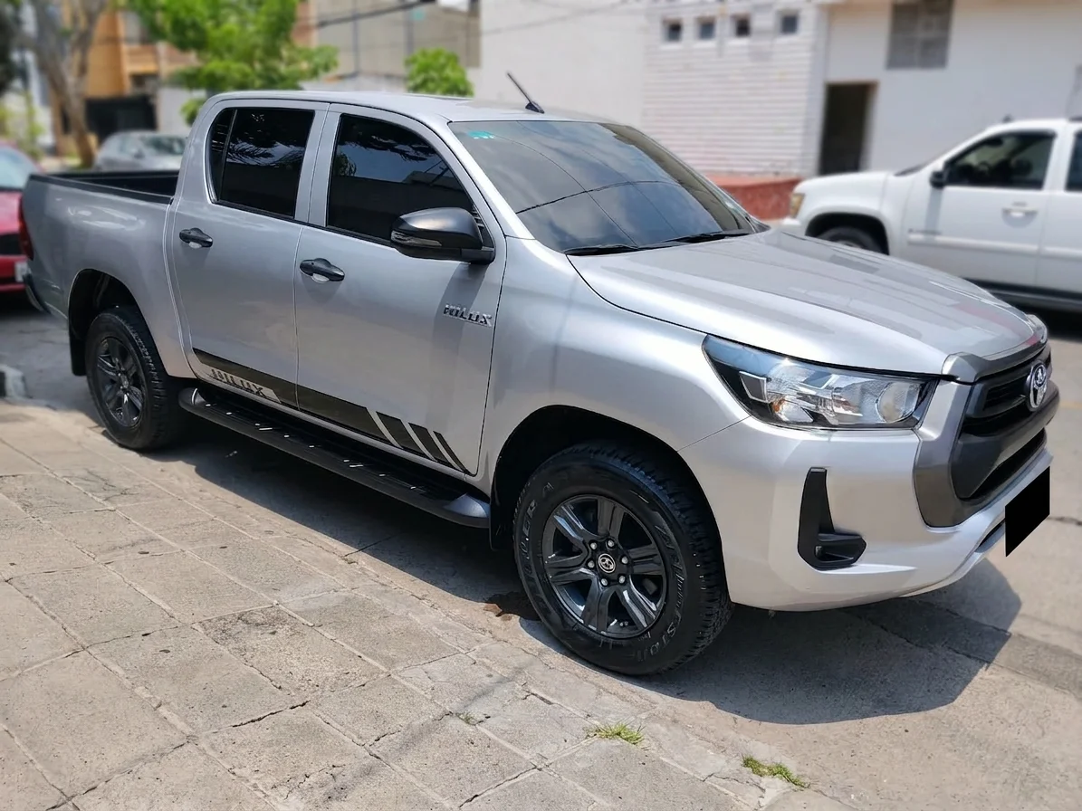 Autos seminuevos - Toyota Hilux 2024