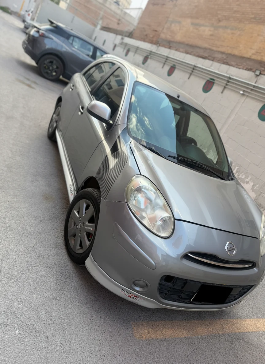 Autos seminuevos - Nissan March 2013