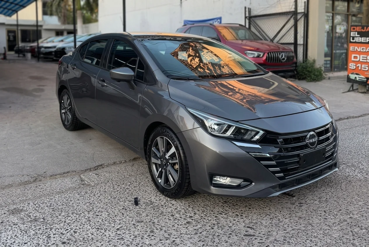 Autos seminuevos - Nissan Versa 2023