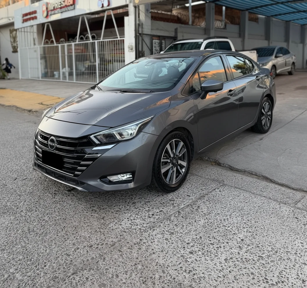 Autos seminuevos - Nissan Versa 2023