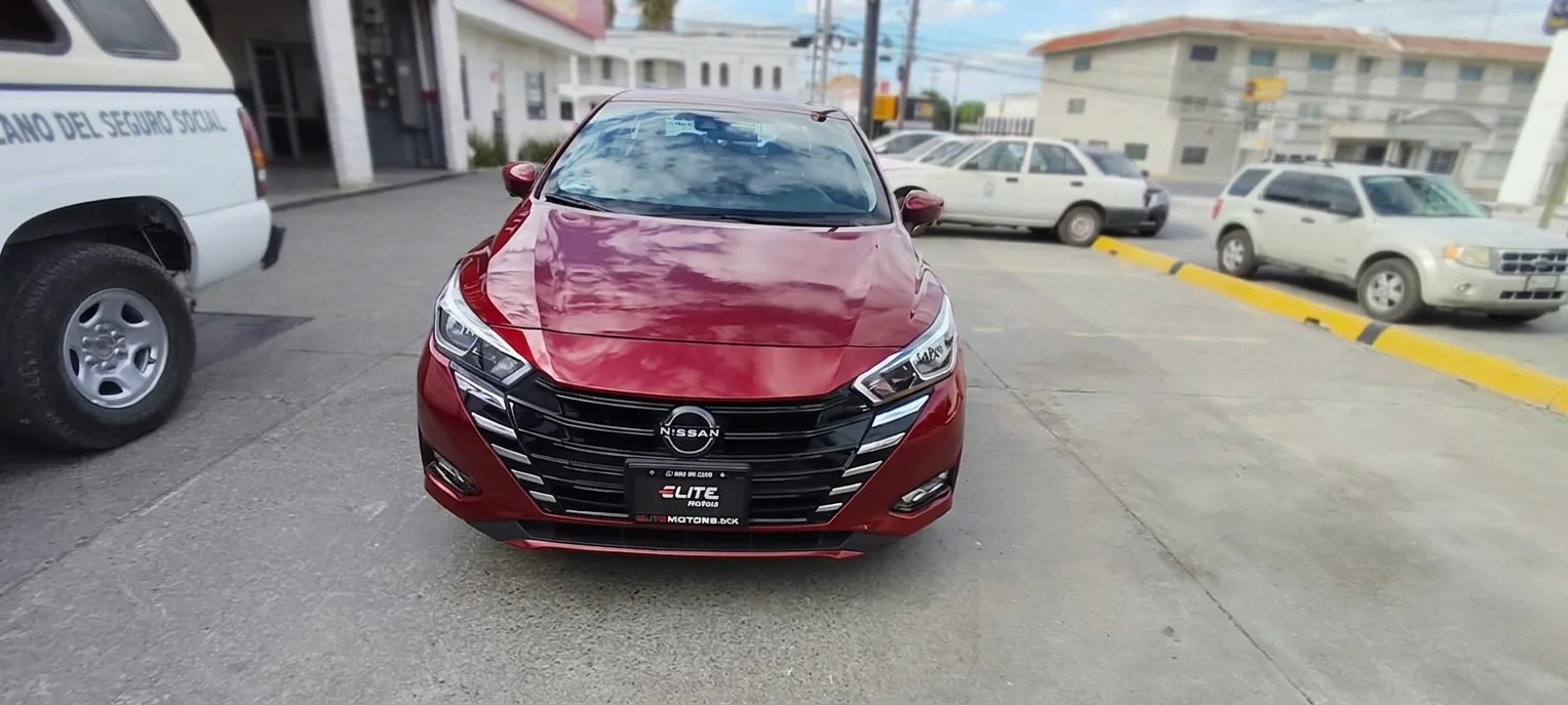 Autos seminuevos - Nissan Versa 2023