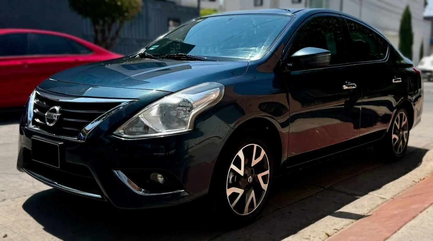 Autos seminuevos - Nissan Versa 2016