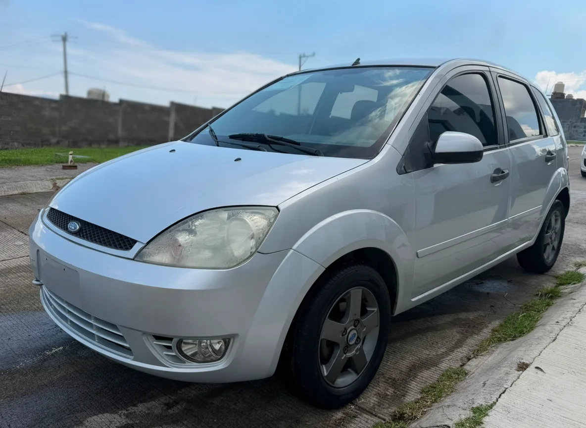 Autos seminuevos - Ford Fiesta 2005