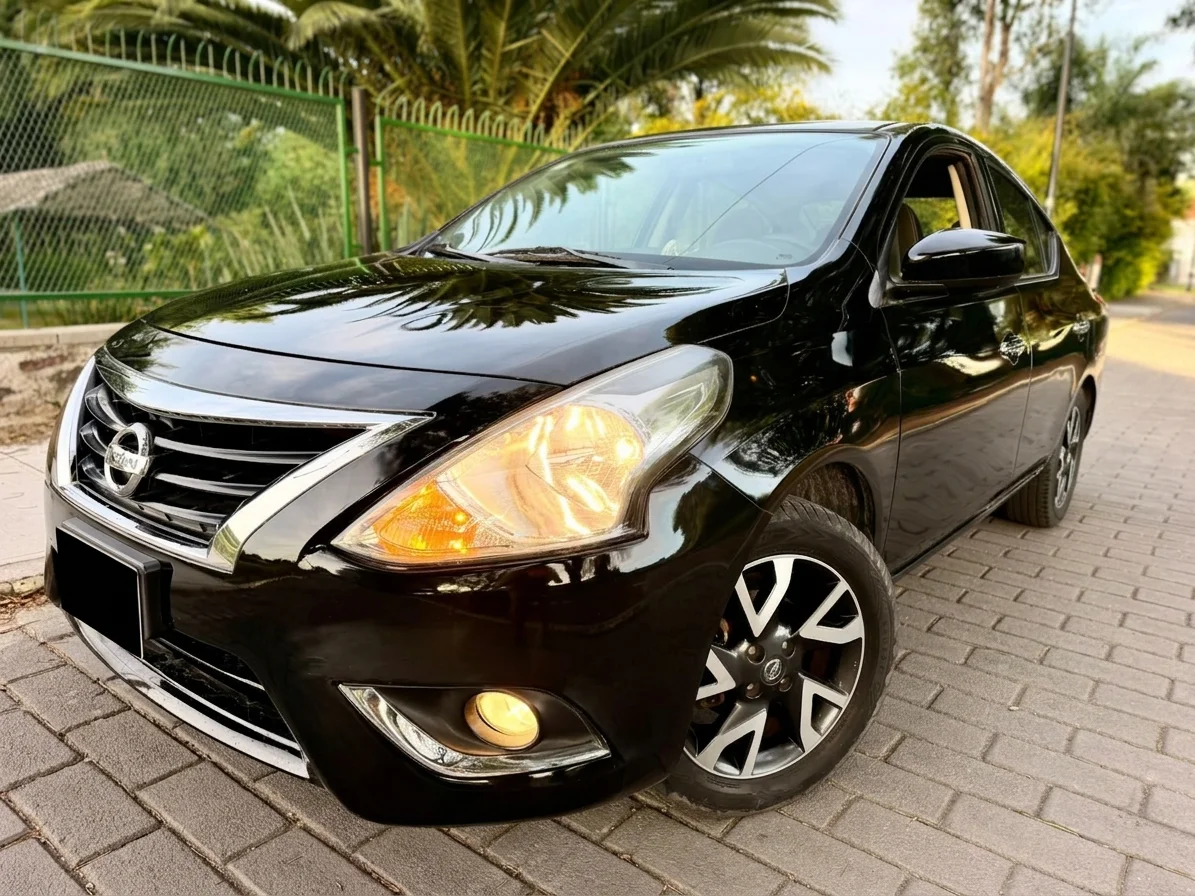 Autos seminuevos - Nissan Versa 2019