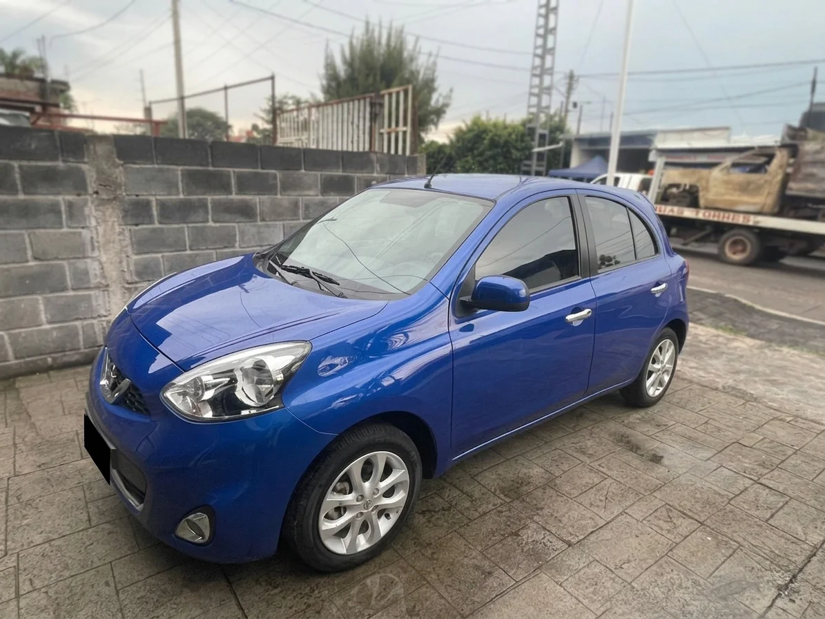 Autos seminuevos - Nissan March 2018