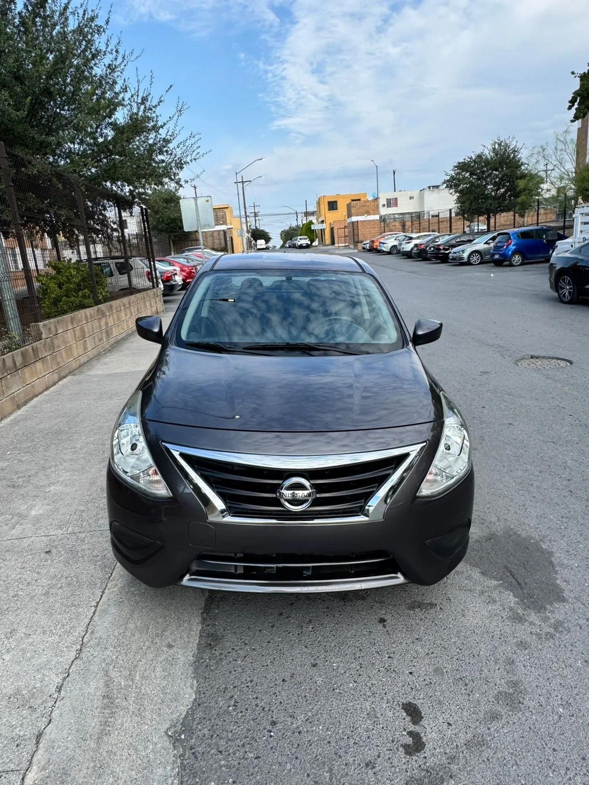 Autos seminuevos - Nissan Versa 2016