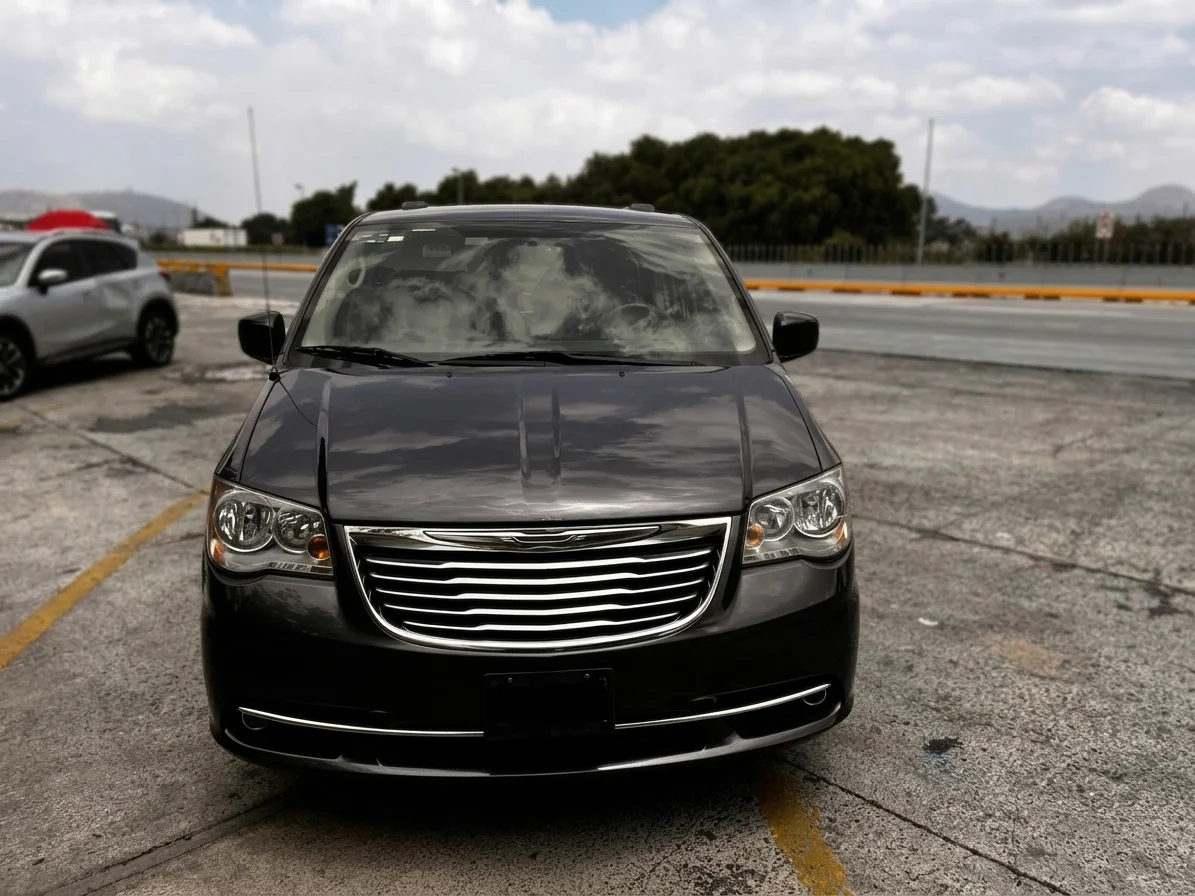 Autos seminuevos - Chrysler Town-country 2015