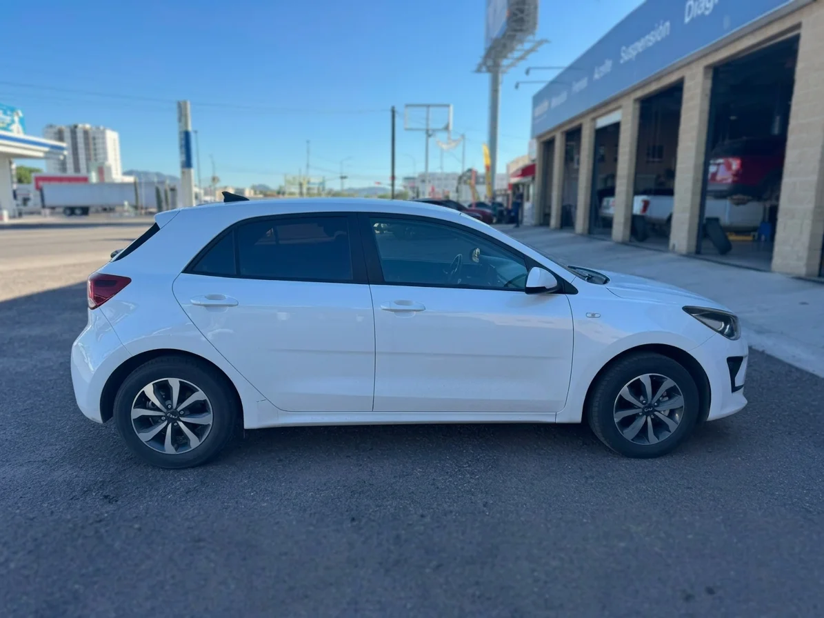Autos seminuevos - Kia Rio 2022