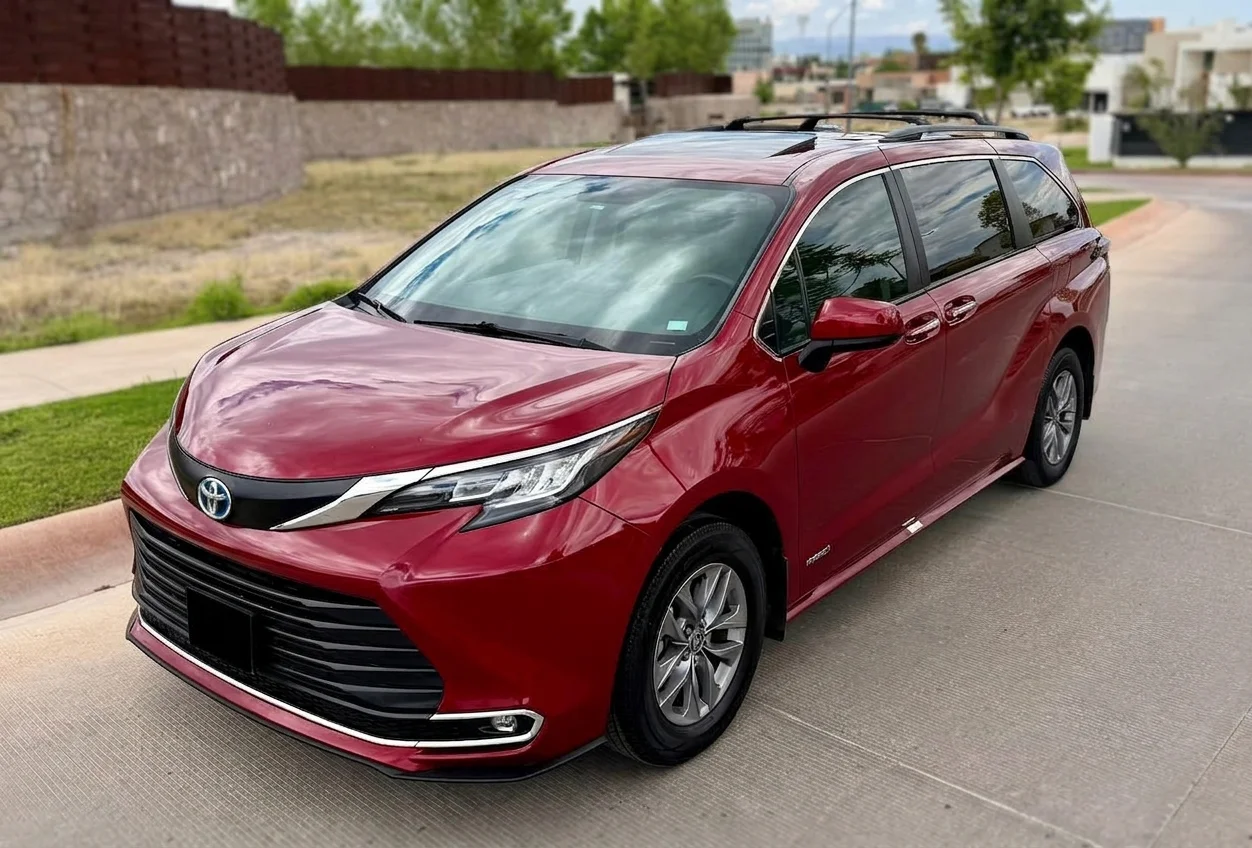 Autos seminuevos - Toyota Sienna 2021