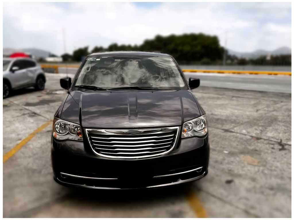 Autos seminuevos - Chrysler Town-country 2015